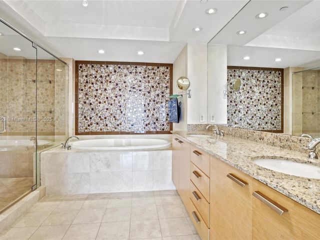 Apartment for rent  Unit #PH-5102 - photo 6639192