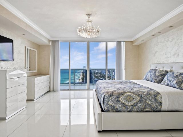 Apartment for rent  Unit #PH-5102 - photo 6639195