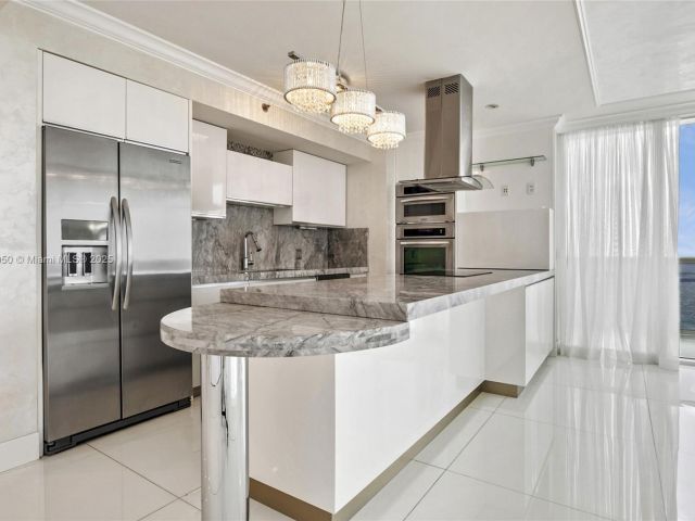 Apartment for rent  Unit #PH-5102 - photo 6639197