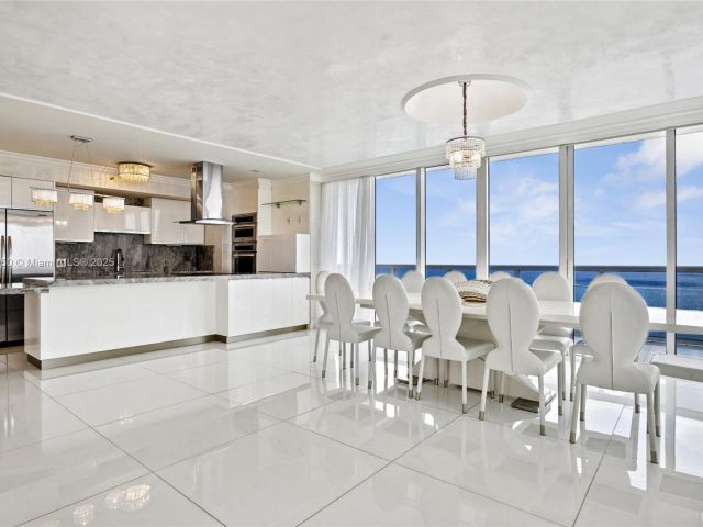 Apartment for rent  Unit #PH-5102 - photo 6639201