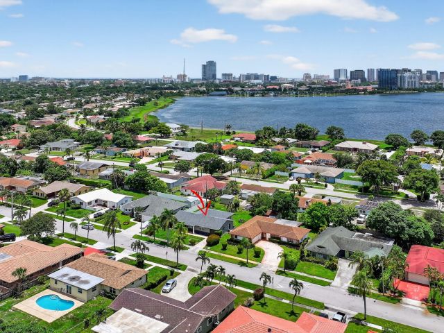 Home for sale at 600 S Mangonia Circle - photo 6343781