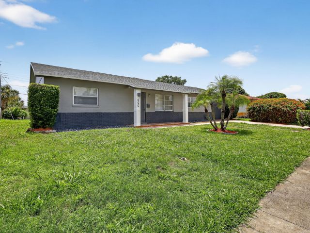 Home for sale at 600 S Mangonia Circle - photo 6656259