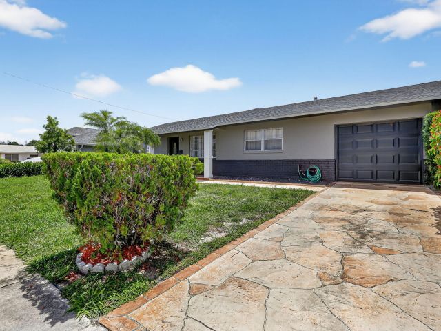 Home for sale at 600 S Mangonia Circle - photo 6656260