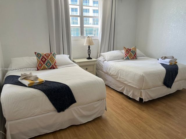 1-bedroom condo for sale in Hollywood - 4001 S Ocean Dr 15L - MondialRealty
