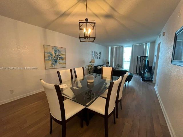 1-bedroom condo for sale in Hollywood - 4001 S Ocean Dr 15L - MondialRealty