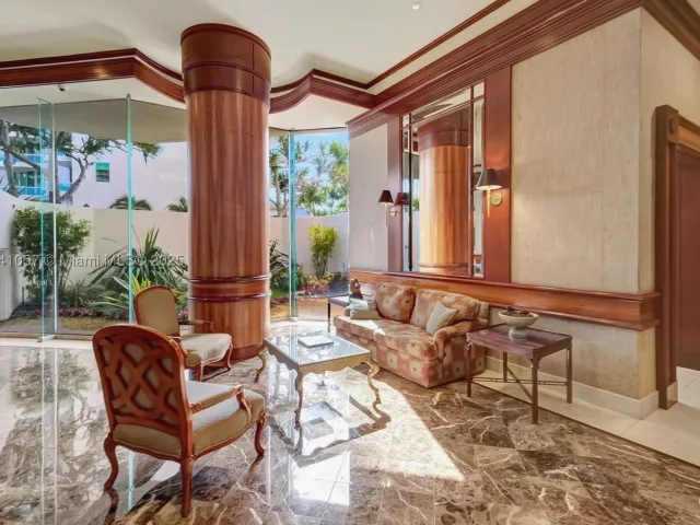 4-bedroom condo for sale in Aventura - 20185 E Country Club Dr 1406/1405 - MondialRealty