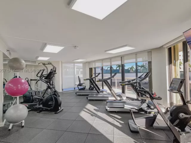 4-bedroom condo for sale in Aventura - 20185 E Country Club Dr 1406/1405 - MondialRealty