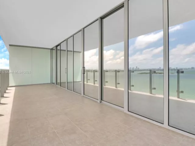 3-bedroom condo for sale in Miami - 700 NE 26th Ter 1101 - MondialRealty