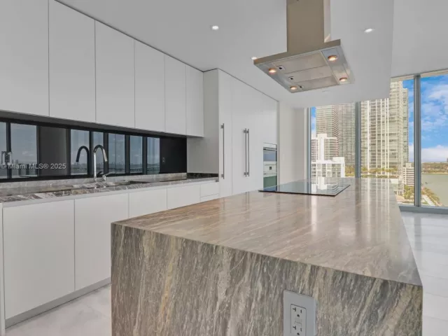 3-bedroom condo for sale in Miami - 700 NE 26th Ter 1101 - MondialRealty