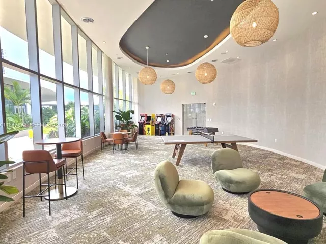 2-bedroom condo for sale in Miami - 700 NE 24th ST 3502 - MondialRealty