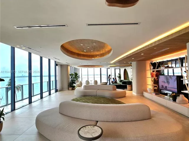 2-bedroom condo for sale in Miami - 700 NE 24th ST 3502 - MondialRealty