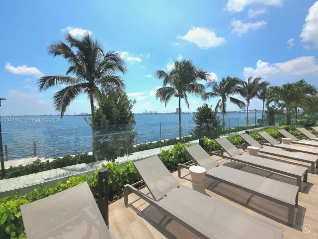 2-bedroom condo for sale in Miami - 700 NE 24th ST 3502 - MondialRealty