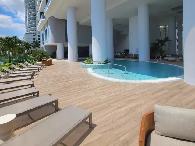 2-bedroom condo for sale in Miami - 700 NE 24th ST 3502 - MondialRealty