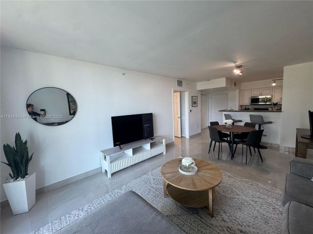 Apartment for rent  Unit #307 - photo 7444096