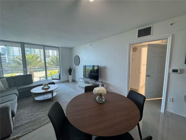 Apartment for rent  Unit #307 - photo 7444103