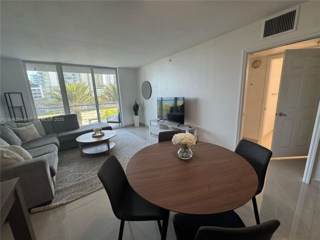 Apartment for rent  Unit #307 - photo 7444104