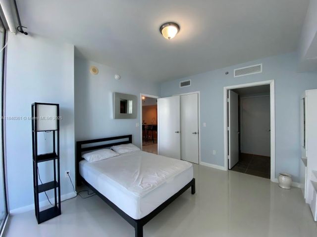 Apartment for rent  Unit #4409 - photo 6353631