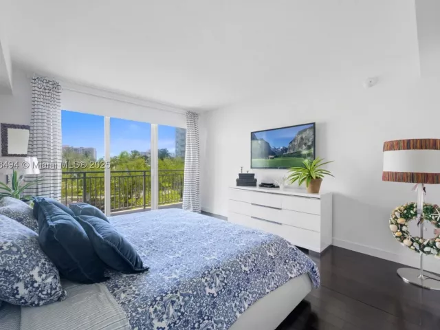 3-bedroom condo for rent in Sunny Isles Beach - 150 Sunny Isles Blvd TH301 - MondialRealty