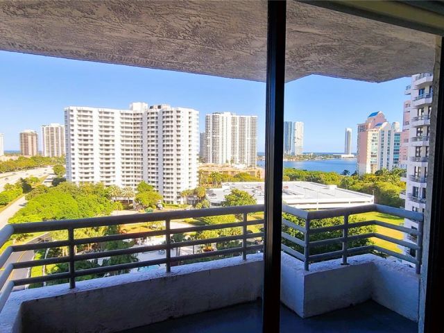 Apartment for sale  Unit #1207 - photo 7435810