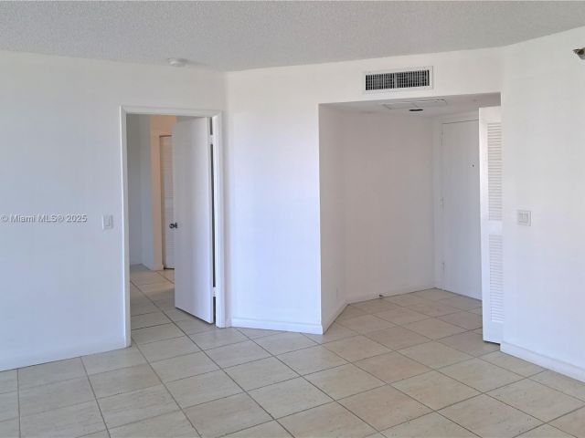 Apartment for sale  Unit #1207 - photo 7435812