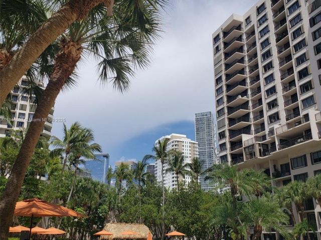 1-bedroom condo for sale in Miami - 540 Brickell Key Dr 1524 - MondialRealty
