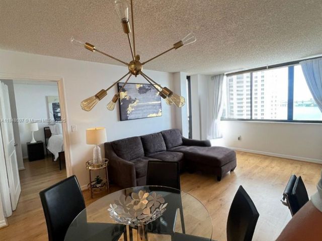 1-bedroom condo for sale in Miami - 540 Brickell Key Dr 1524 - MondialRealty