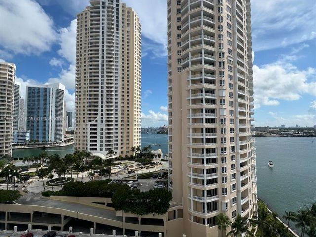 1-bedroom condo for sale in Miami - 540 Brickell Key Dr 1524 - MondialRealty