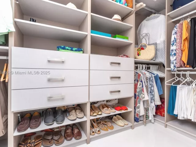 2-bedroom condo for sale in North Miami Beach - 16385 Biscayne Blvd 1503 +2Parking - MondialRealty