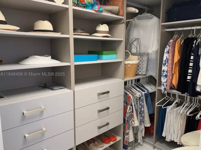 2-bedroom condo for sale in North Miami Beach - 16385 Biscayne Blvd 1503 +2Parking - MondialRealty