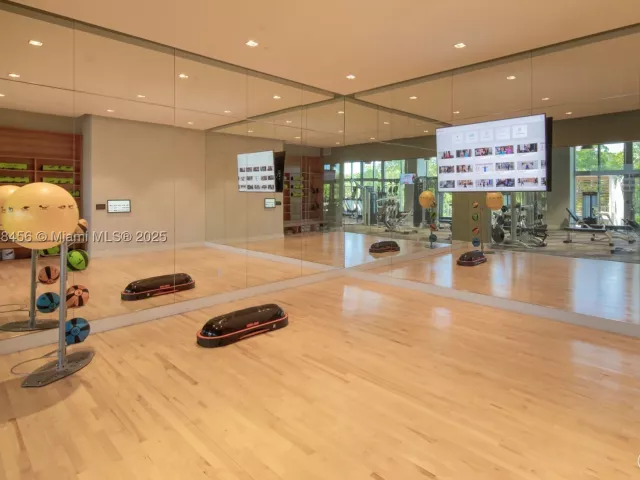 2-bedroom condo for sale in North Miami Beach - 16385 Biscayne Blvd 1503 +2Parking - MondialRealty