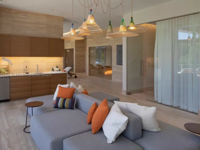 2-bedroom condo for sale in North Miami Beach - 16385 Biscayne Blvd 1503 +2Parking - MondialRealty