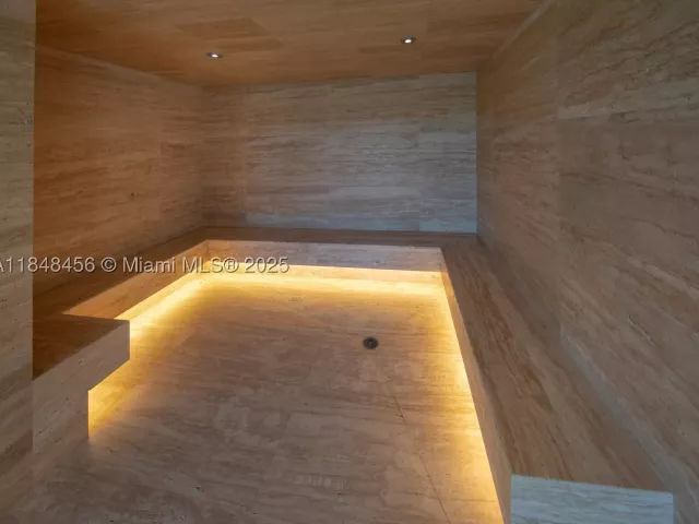 2-bedroom condo for sale in North Miami Beach - 16385 Biscayne Blvd 1503 +2Parking - MondialRealty