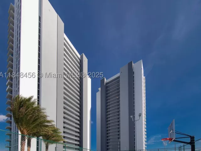 2-bedroom condo for sale in North Miami Beach - 16385 Biscayne Blvd 1503 +2Parking - MondialRealty