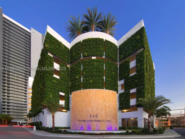 2-bedroom condo for sale in North Miami Beach - 16385 Biscayne Blvd 1503 +2Parking - MondialRealty