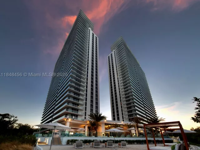2-bedroom condo for sale in North Miami Beach - 16385 Biscayne Blvd 1503 +2Parking - MondialRealty