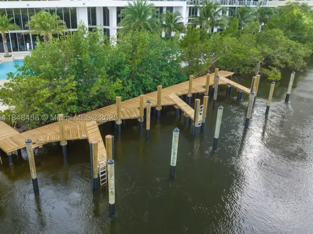 2-bedroom condo for sale in North Miami Beach - 16385 Biscayne Blvd 1503 +2Parking - MondialRealty