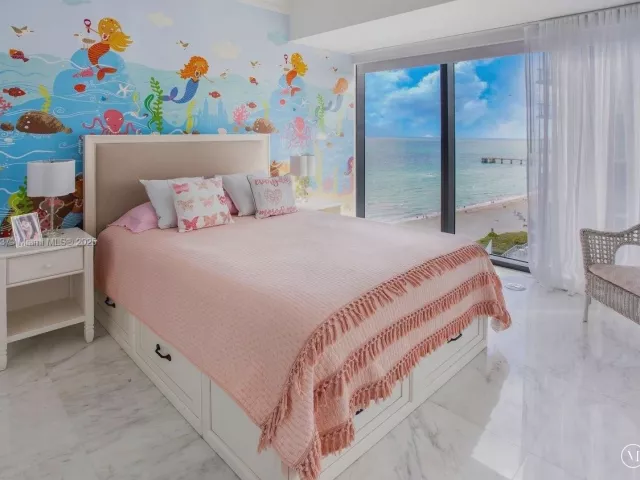 3-bedroom condo for sale in Sunny Isles Beach - 17141 Collins Ave 1001 - MondialRealty