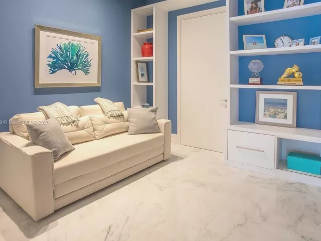 3-bedroom condo for sale in Sunny Isles Beach - 17141 Collins Ave 1001 - MondialRealty