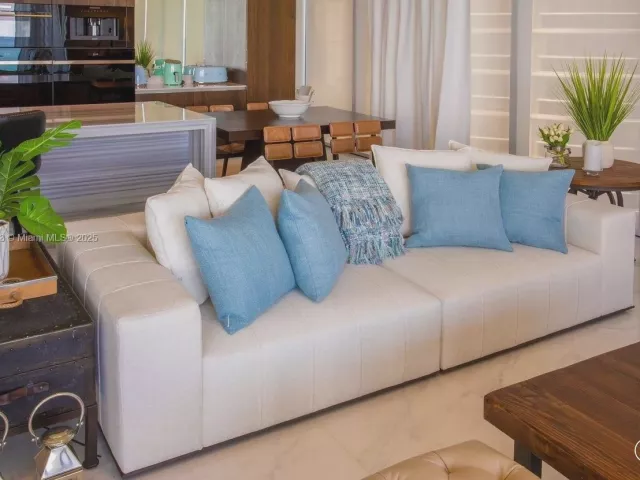 3-bedroom condo for sale in Sunny Isles Beach - 17141 Collins Ave 1001 - MondialRealty