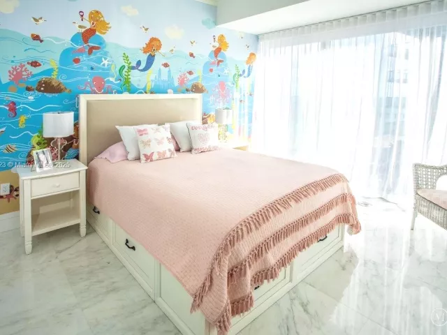 3-bedroom condo for sale in Sunny Isles Beach - 17141 Collins Ave 1001 - MondialRealty