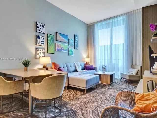 1-bedroom condo for sale in Hollywood - 4111 S Ocean Drive 304 - MondialRealty