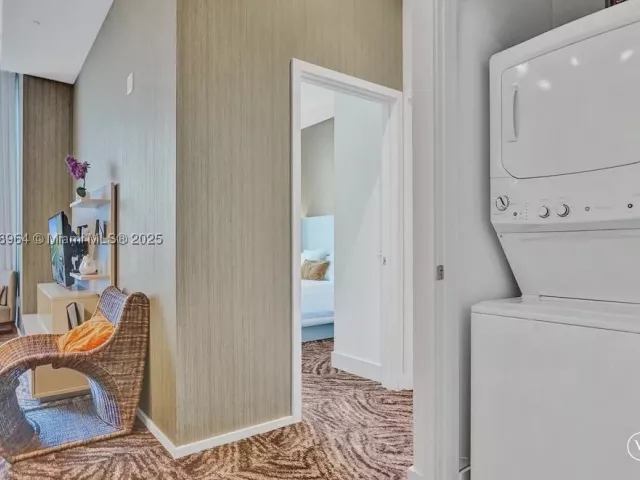 1-bedroom condo for sale in Hollywood - 4111 S Ocean Drive 304 - MondialRealty