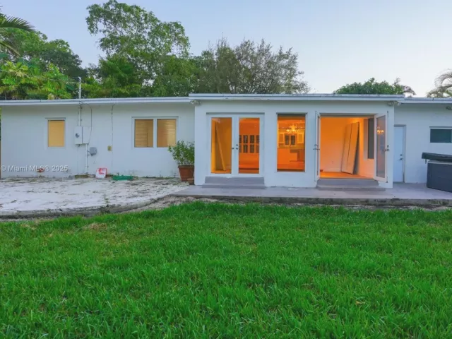 3-bedroom home for sale in Key Biscayne - 355 Redwood Ln - MondialRealty