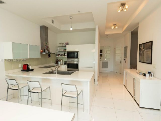 Home for rent at 150 Sunny Isles Blvd 1-TH403 - photo 6348595