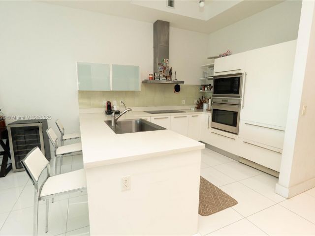 Home for rent at 150 Sunny Isles Blvd 1-TH403 - photo 6348596