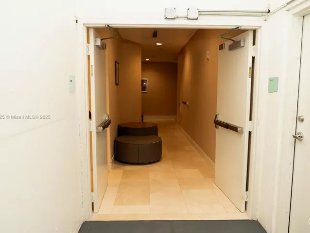 3-bedroom home for rent in Sunny Isles Beach - 150 Sunny Isles Blvd 1-TH403 - MondialRealty