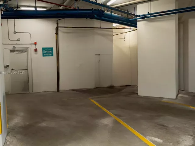 3-bedroom home for rent in Sunny Isles Beach - 150 Sunny Isles Blvd 1-TH403 - MondialRealty