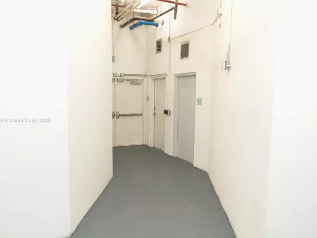 3-bedroom home for rent in Sunny Isles Beach - 150 Sunny Isles Blvd 1-TH403 - MondialRealty