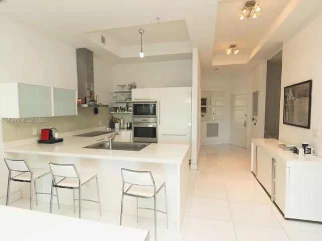 3-bedroom home for rent in Sunny Isles Beach - 150 Sunny Isles Blvd 1-TH403 - MondialRealty