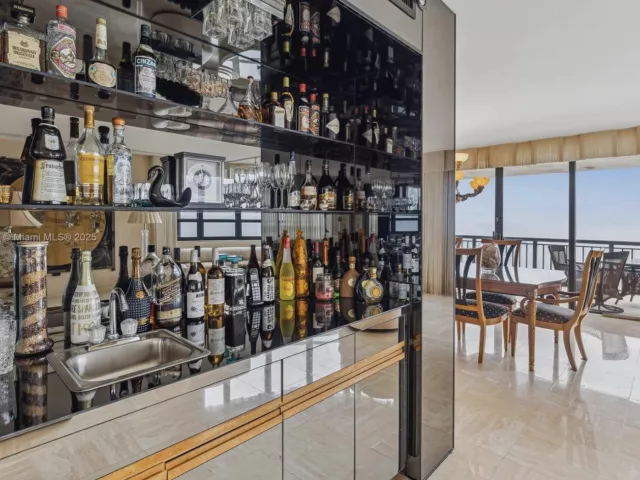 3-bedroom condo for rent in Bal Harbour - 10175 Collins Ave 1202 - MondialRealty